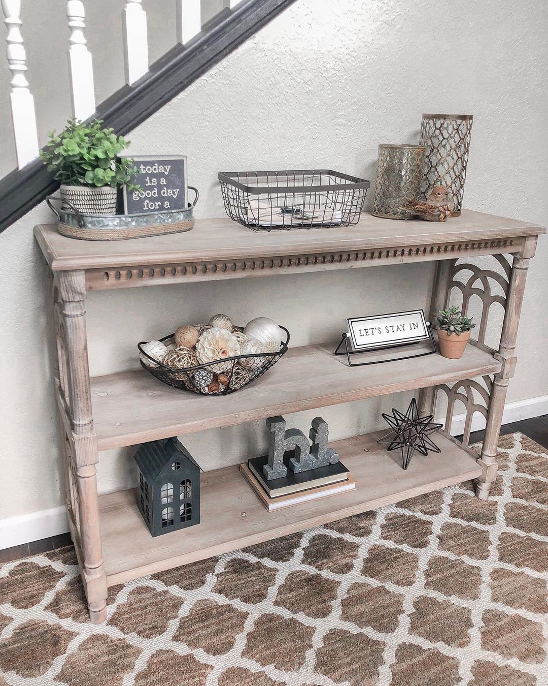 Interior Design This cathedral-inspired console table was made for @homebyhiliary’s entryway!
∙
…