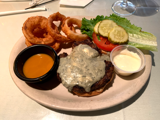 Dinner tonight was a Black & Blue burger from a local bar and grill. It was yummy as was the martinis 🍸 I had with it 😋