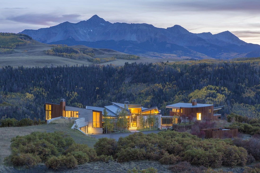 Minimalist Luxury Dominates a Spectacular Rocky Mountain Residence