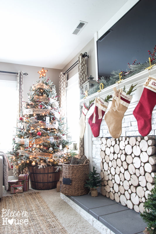 Farmhouse Christmas Decor Ideas Focused Around Simplicity