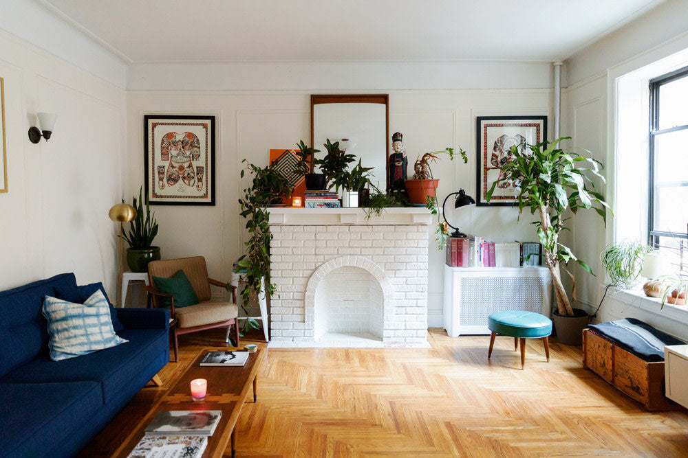 7 Surefire Tips for Making Your Tiny Living Room Feel Bigger