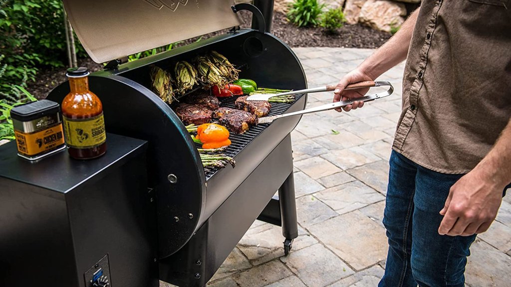 Traeger’s Pro Series 34 pellet grill with 884-sq. in. of cooking space falls to new low of $570